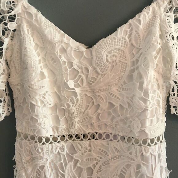 NEW Lulus Women’s Small White lace maxi portrait beach wedding dress - Picture 5 of 16